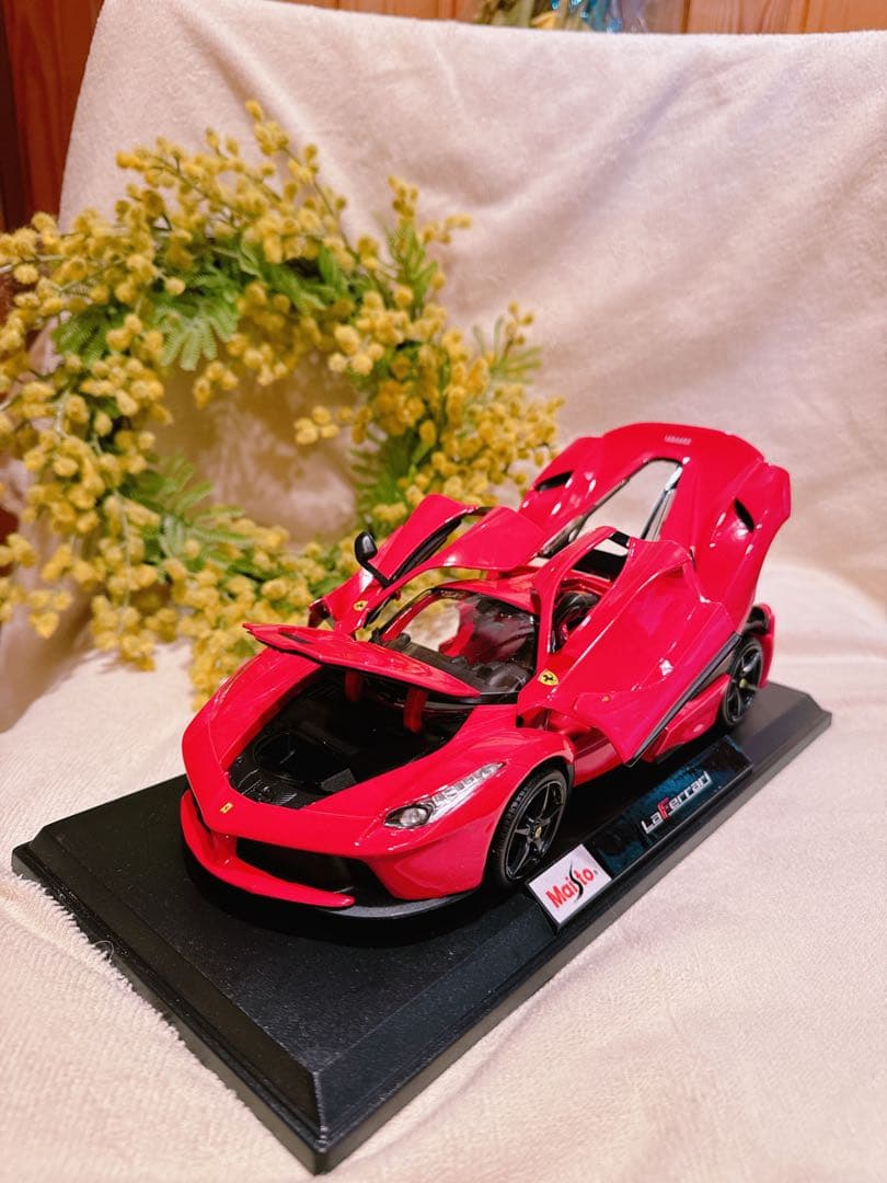 極美品　1/18 ラ・フェラーリ　レッド