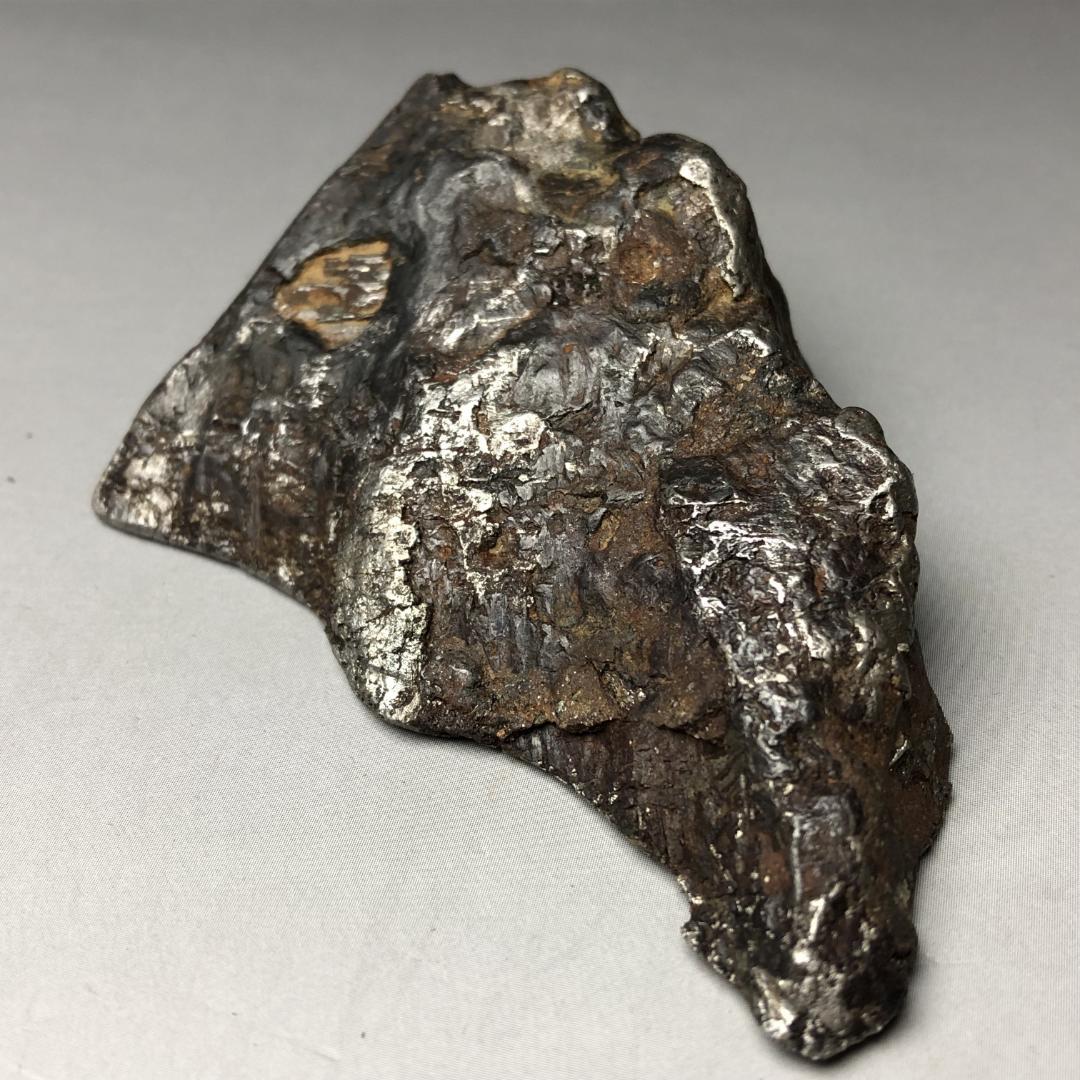 m*n様 アルタイ隕石 鉄隕石　外皮付き隕石　エンドカット　原石　重さ約231ｇ