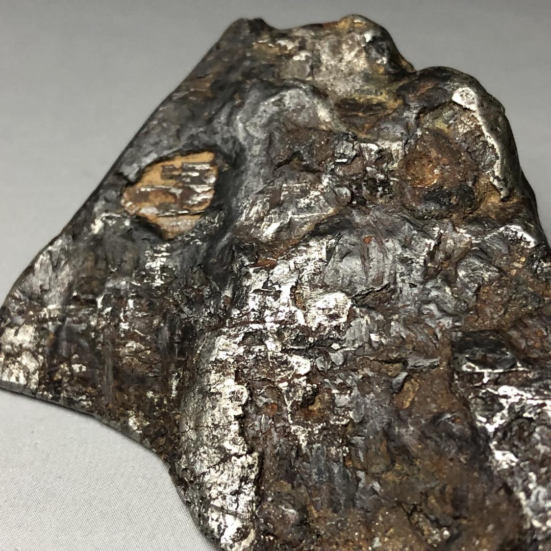 m*n様 アルタイ隕石 鉄隕石　外皮付き隕石　エンドカット　原石　重さ約231ｇ