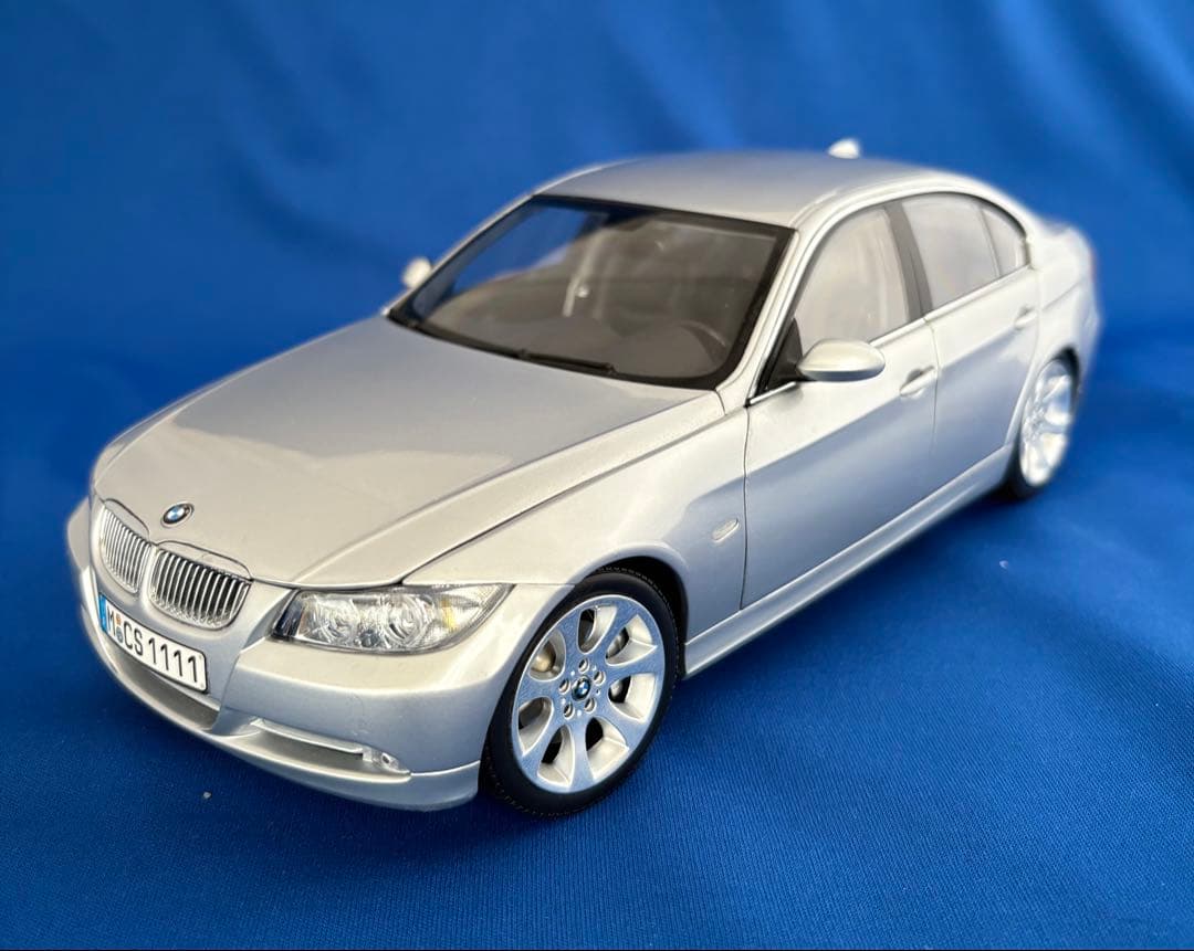 京商　 3シリーズ ミニカー　E92 1/18 シルバー