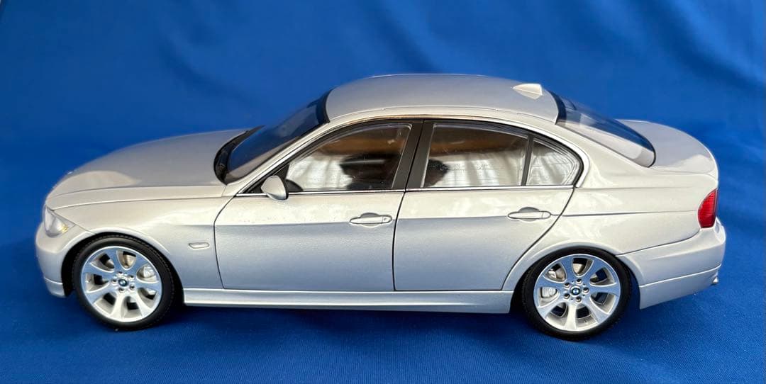 京商　 3シリーズ ミニカー　E92 1/18 シルバー
