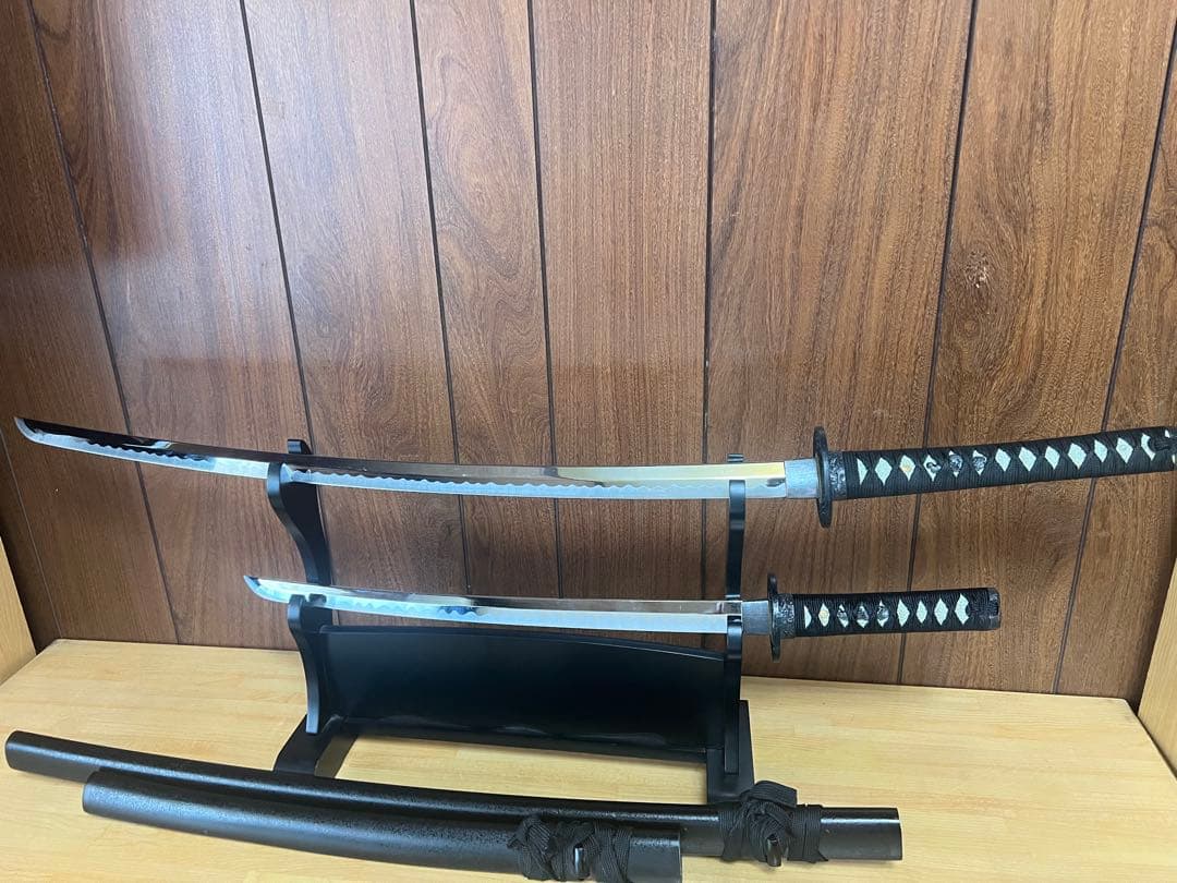 模造刀セット 黒色の柄と白い装飾 2本