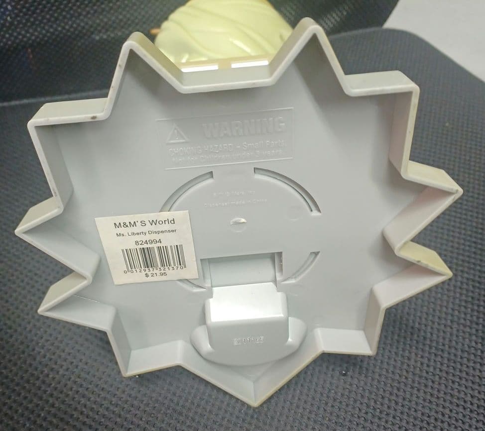 m&m's NY限定　自由の女神　チョコディスペンサー レア