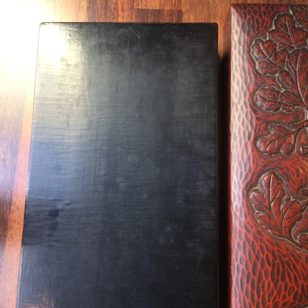 鎌倉彫の箱、菊彫刻施し