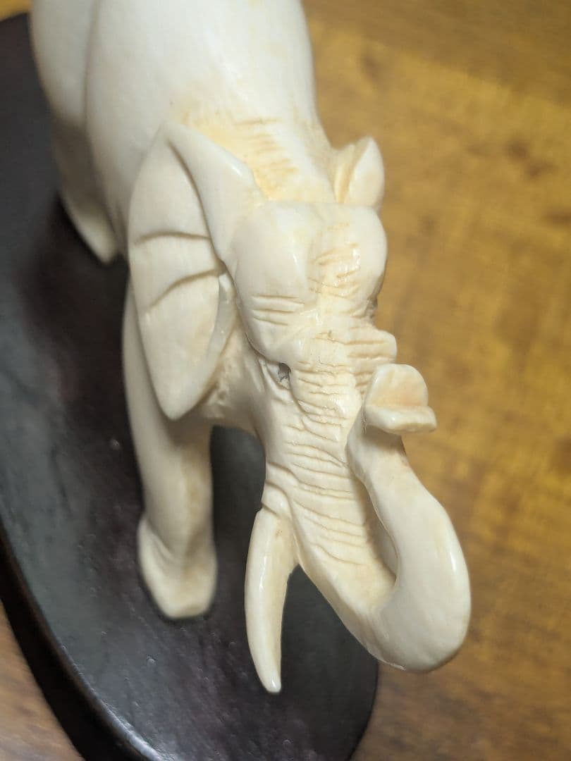 アンティーク 置物 オブジェ象の彫刻 オーナメント象牙風