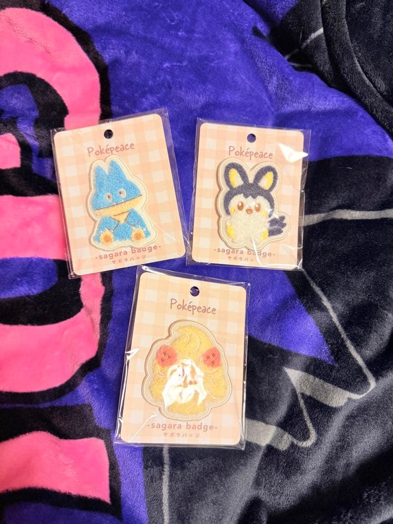 ポケピース　キーホルダー　バッジ　ミニポーチ