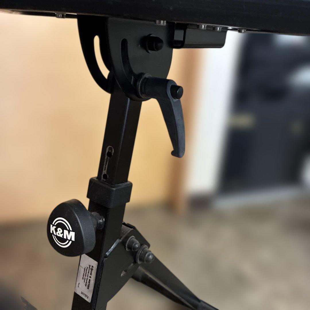 ケーアンドエム K&M 14047 スツール　背もたれ付き　ギター演奏用　椅子