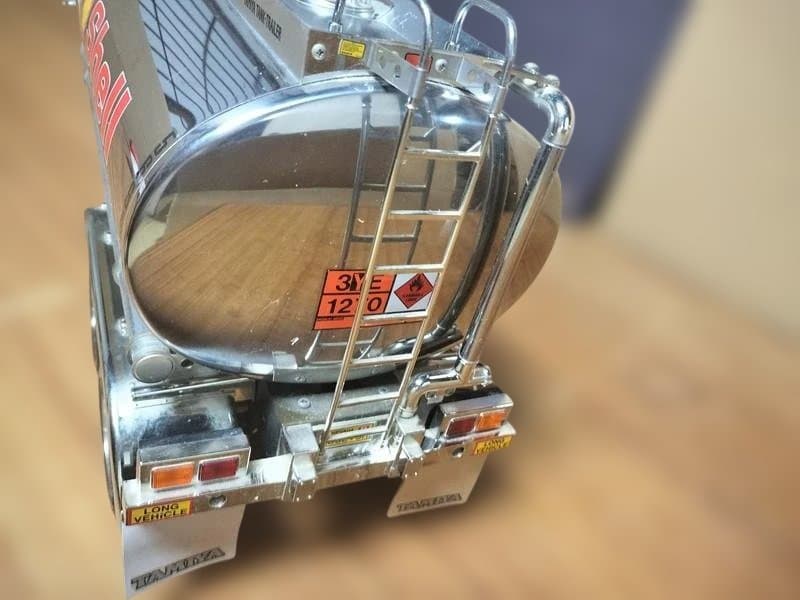 タミヤ 1/14トレーラートラック用 フューエルタンク 　パネルバン 2台セット