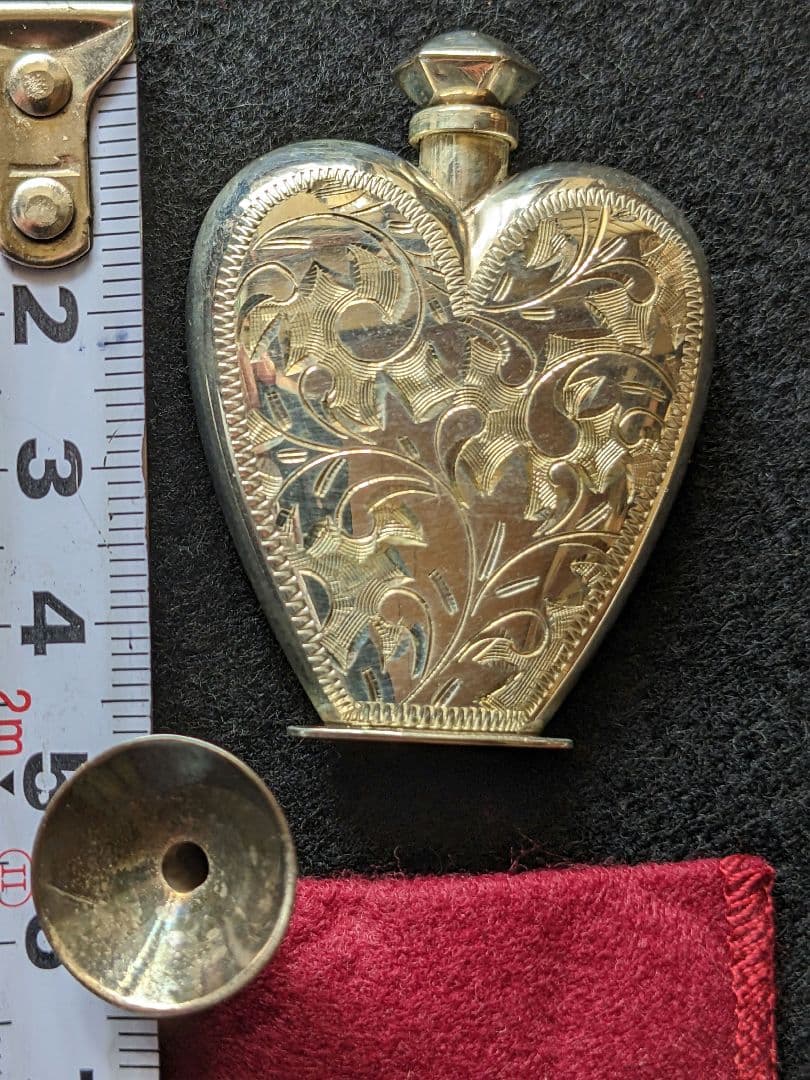 ♦銀瓶 彫金花卉紋様 香水瓶 ロート付 東京三越 コレクション骨董品アンティーク