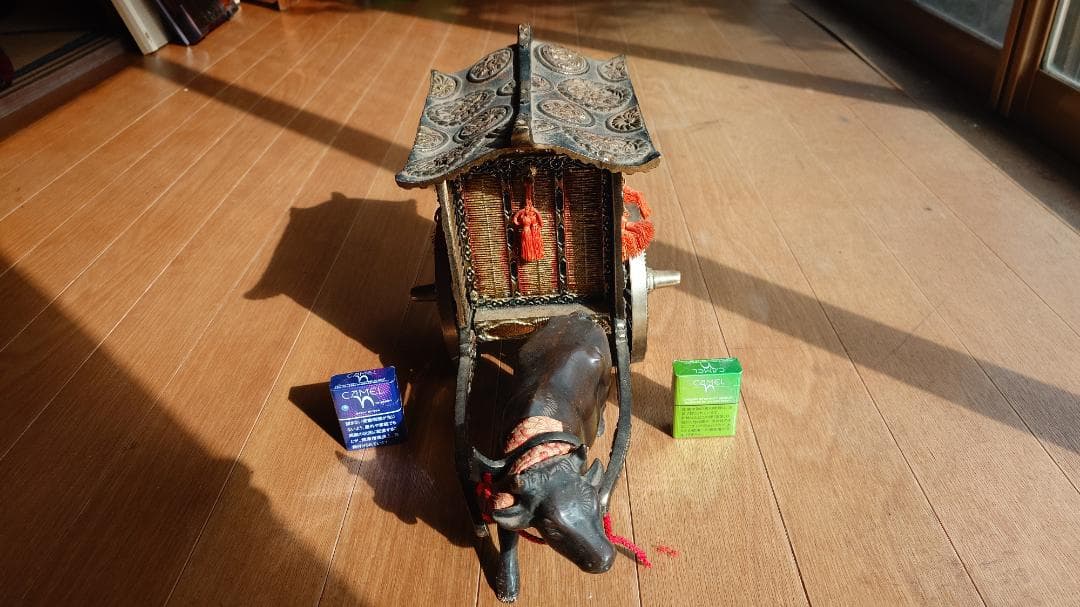 金属製 御所車 置物 昭和期