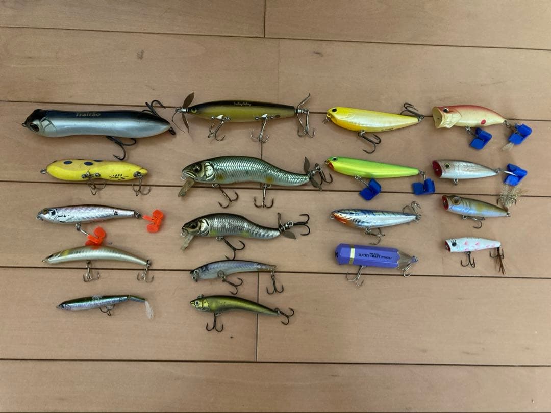 ▪️バス釣り引退品　ルアー、ワーム、フック、ライン、タックルボックス等 全部込み
