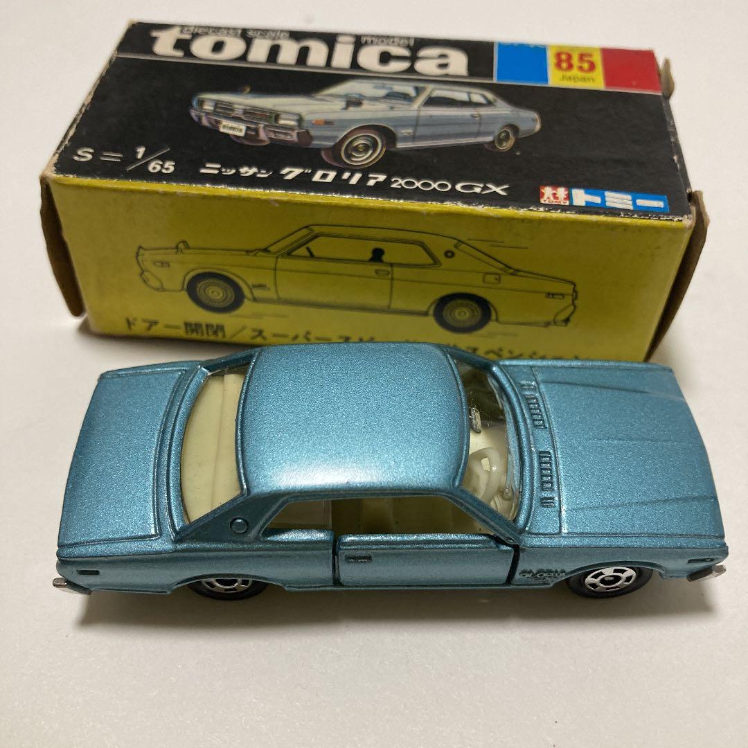トミカ　日産グロリア2000 GXです。