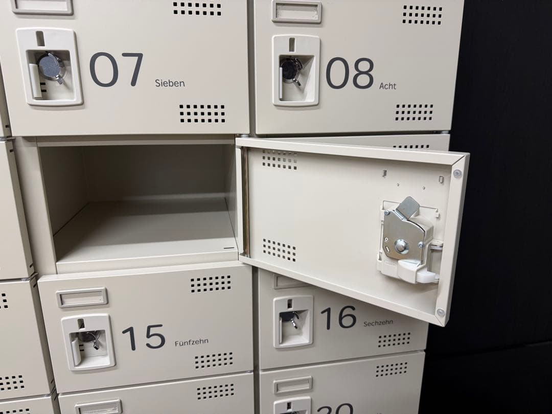 シューズロッカー　40足