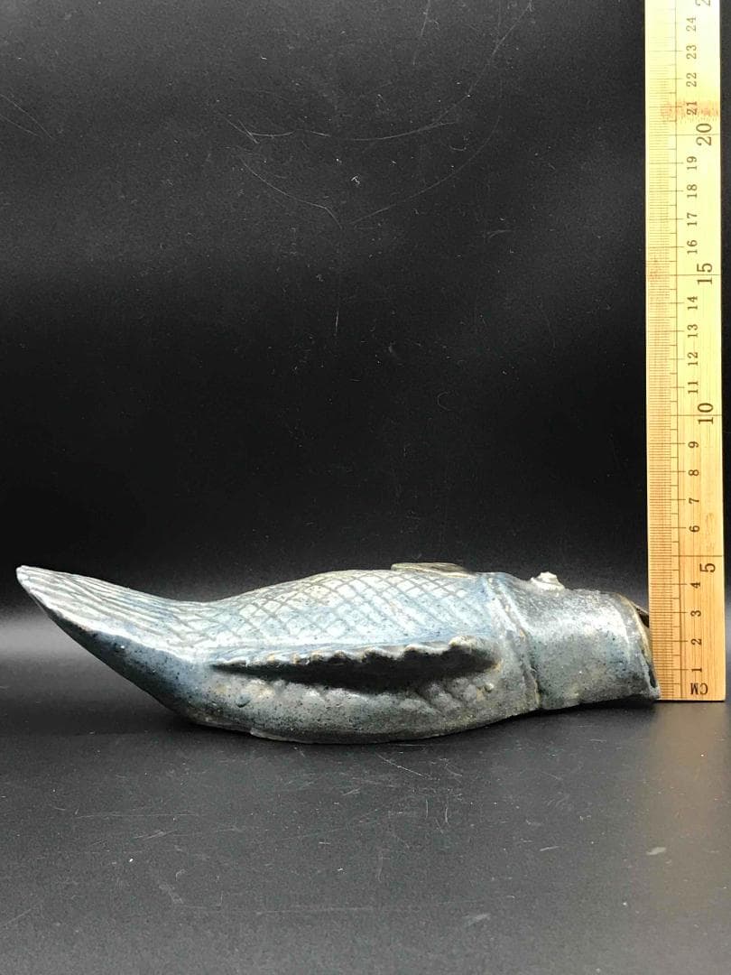 中国骨董　清時代　石湾窯藍釉　魚　置物　旧家蔵出し(C-11)