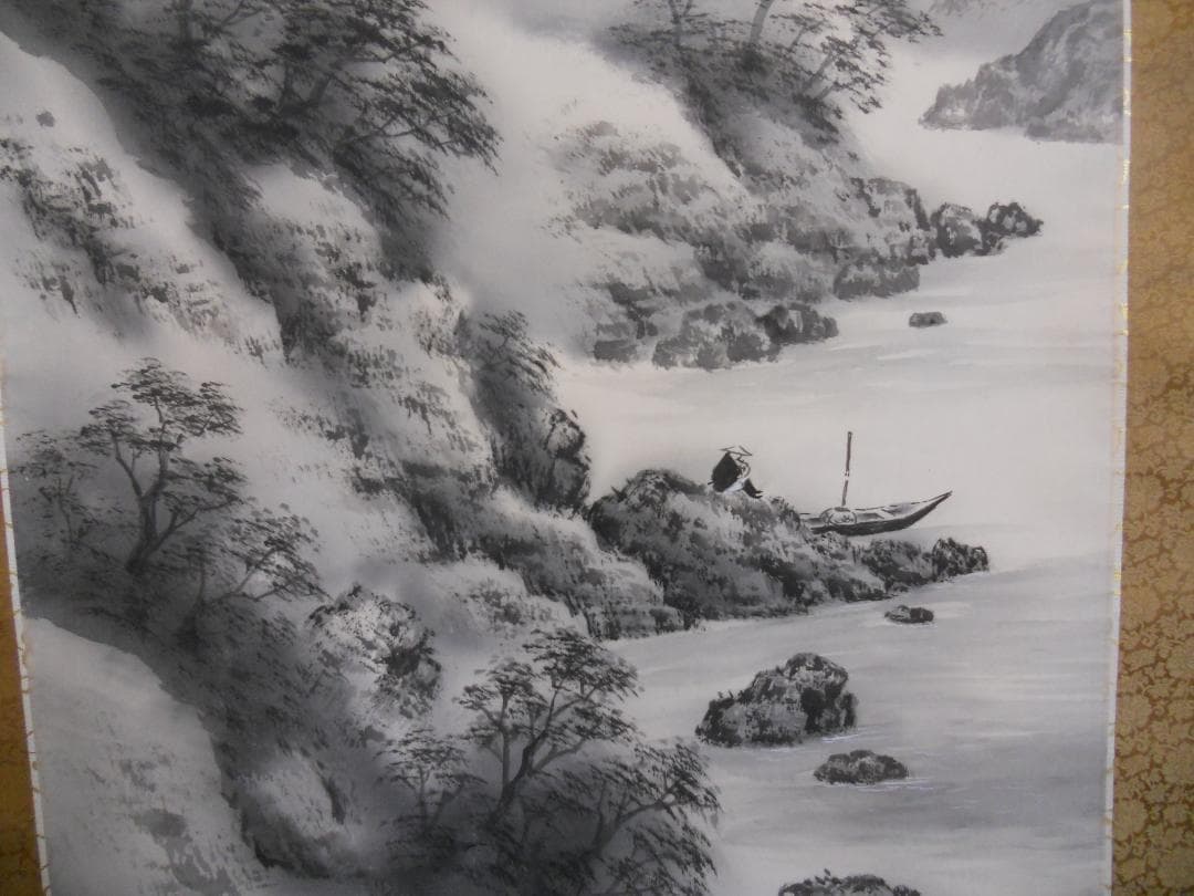 掛け軸 春雪 水墨山水 絹本 希少 軸装 茶道具 掛軸 美品 です。