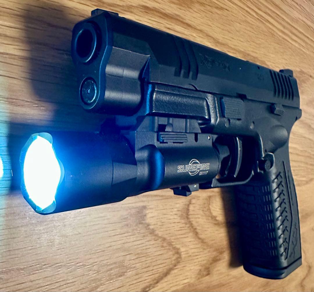 東京マルイ　XDM-40 ガスガン フラッシュライト　ホルスター　他おまけ付