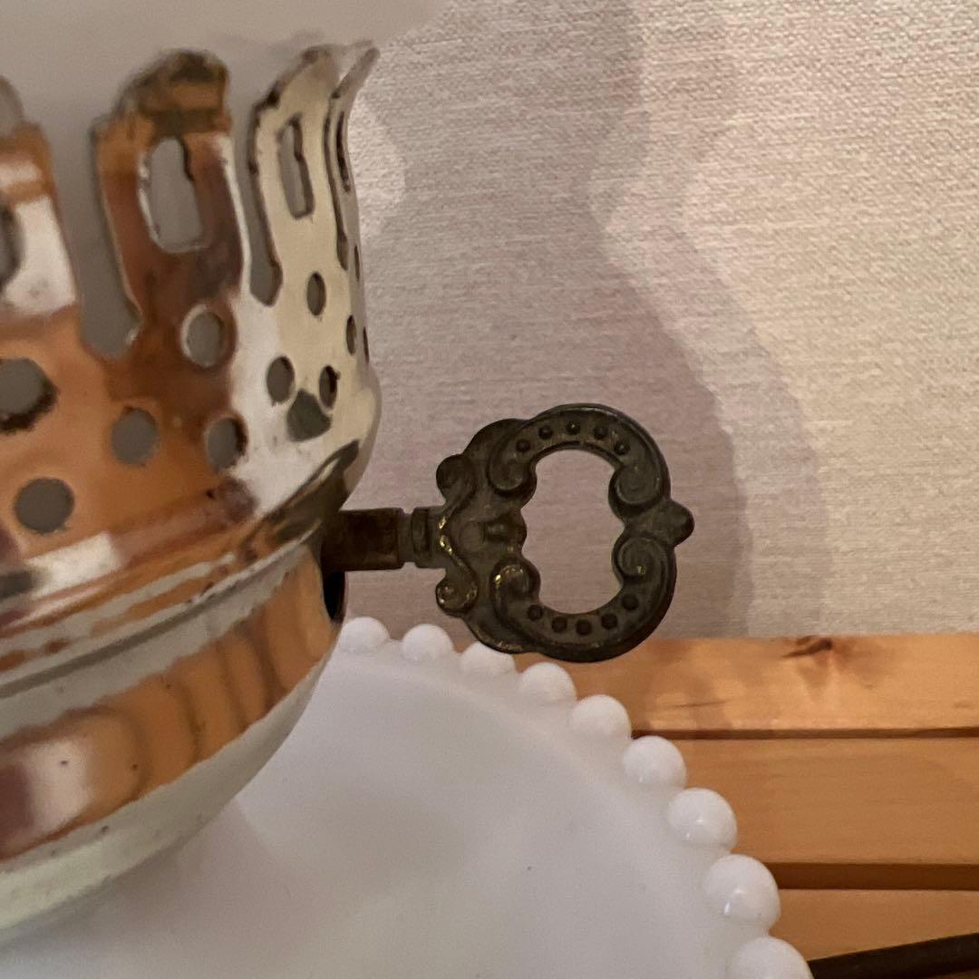 ビンテージランプ　ミルクガラス　ホブネイル　ゴールド