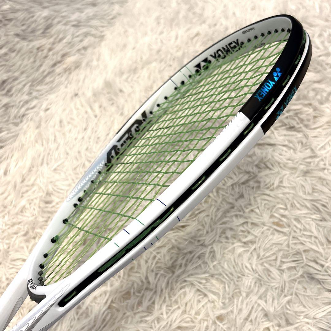 【極美品】YONEX ナノフォース8V ホワイト 軟式 ラケット