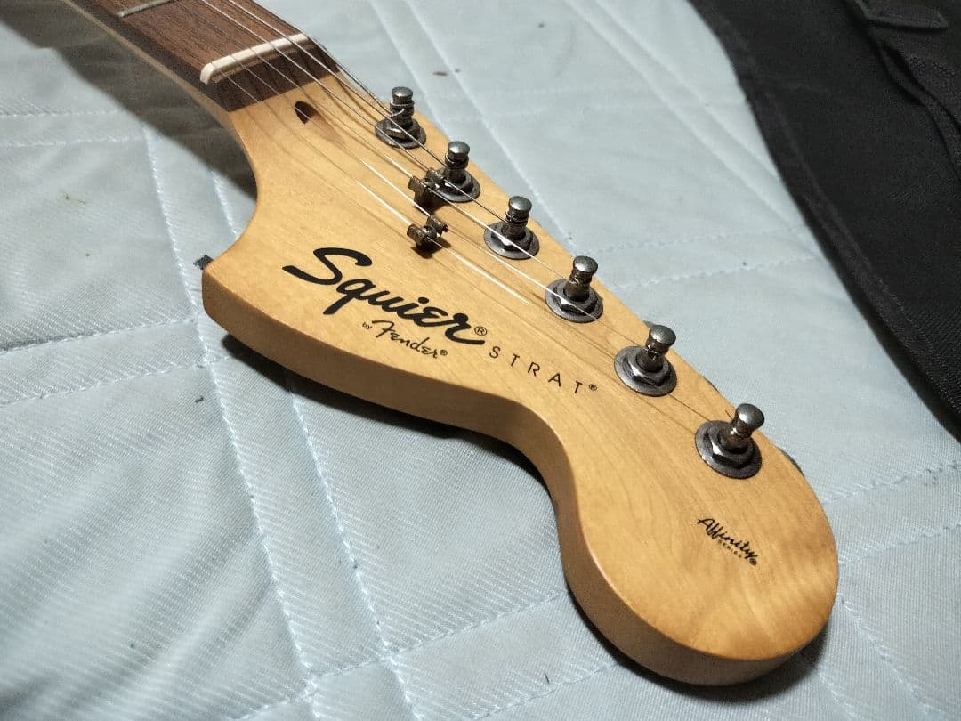 Squier スクワイヤー ストラトキャスター Affinity 青 ケース付