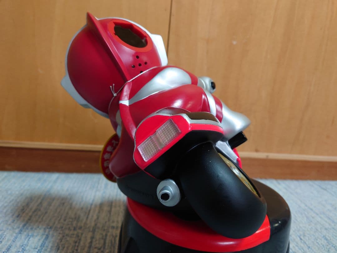 ウルトラマン レーシング サウンドマネーバンク 貯金箱　非売品