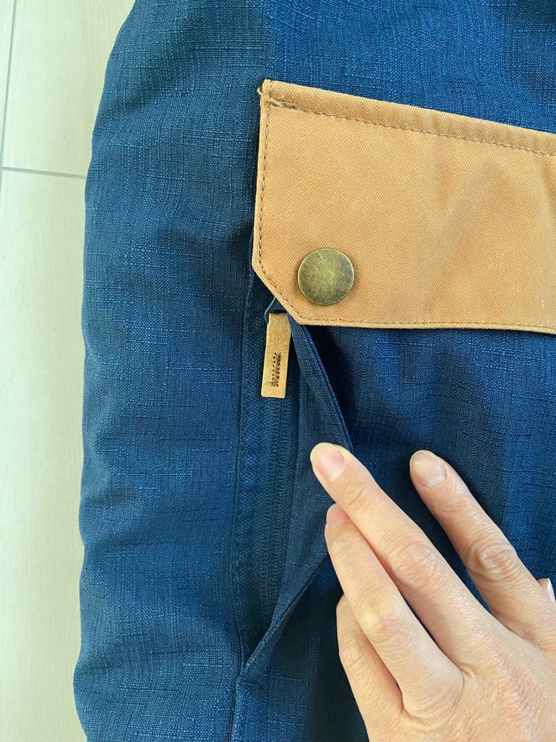 DC スノーボードウェア ネイビーとブラウン、グローブ付き