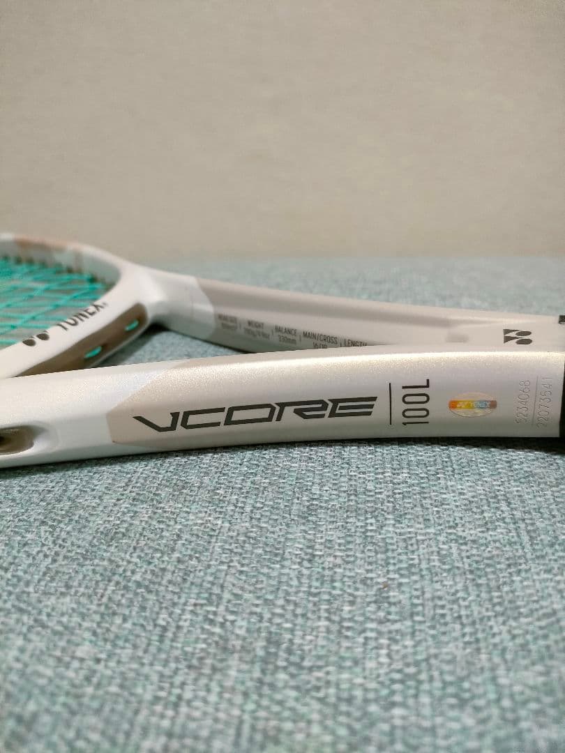 使用品　2024年 ヨネックスVコア100L 白 G2