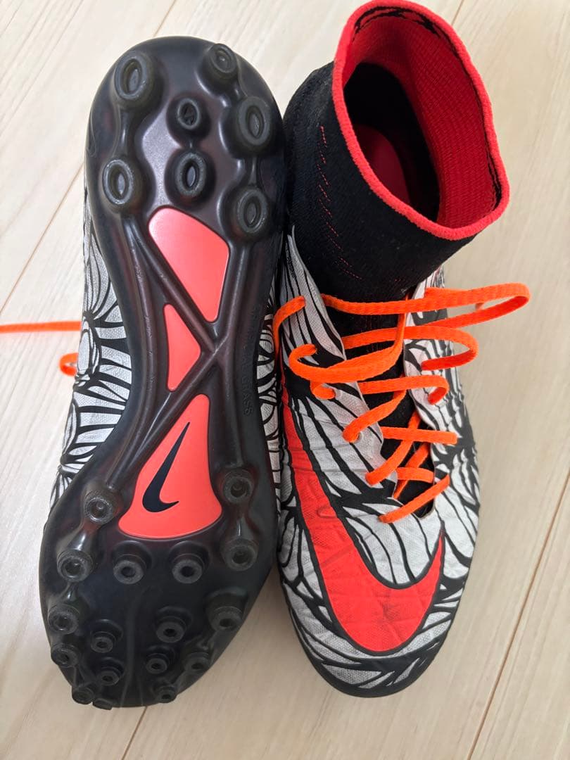 [超希少品]ナイキ ハイパーヴェノム AG