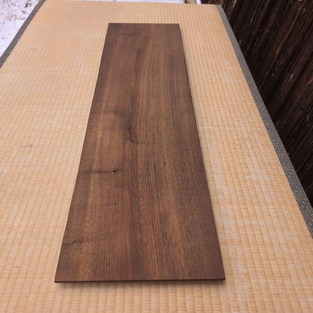 古材の栗一枚板　モダンな置台　ディスプレイスタンド