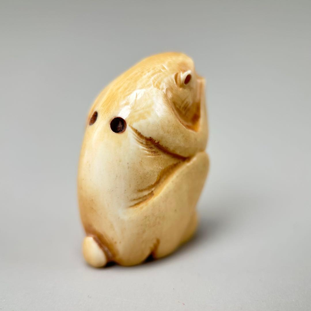 猿の彫刻 小型根付天然素材アンティーク骨董飾り物古美術置物細密細工