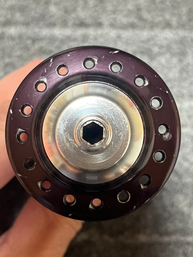 CHRIS KING R45クリスキングフロントハブ黒black bluelug