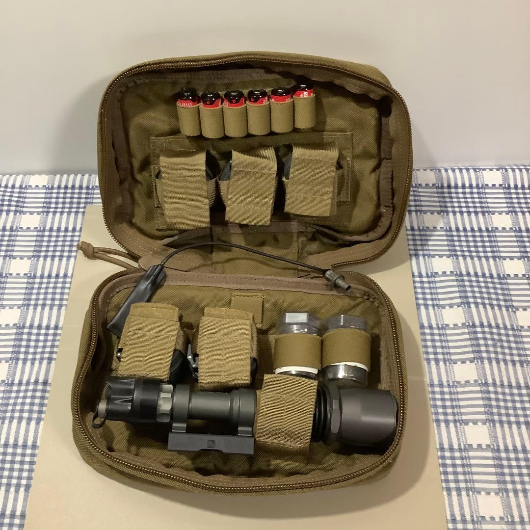 SUREFIRE製 旧型のM962 カスタムLED バルブ付き