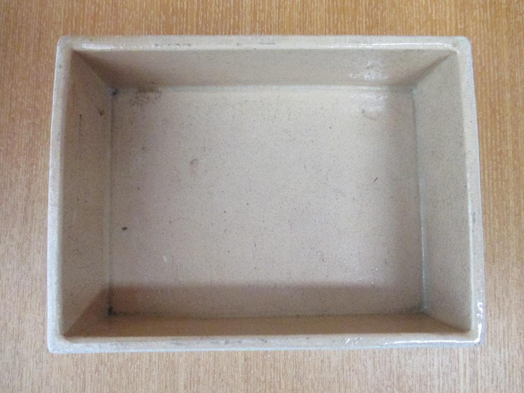 陶器製箱　菊の御紋　印銘あり　123