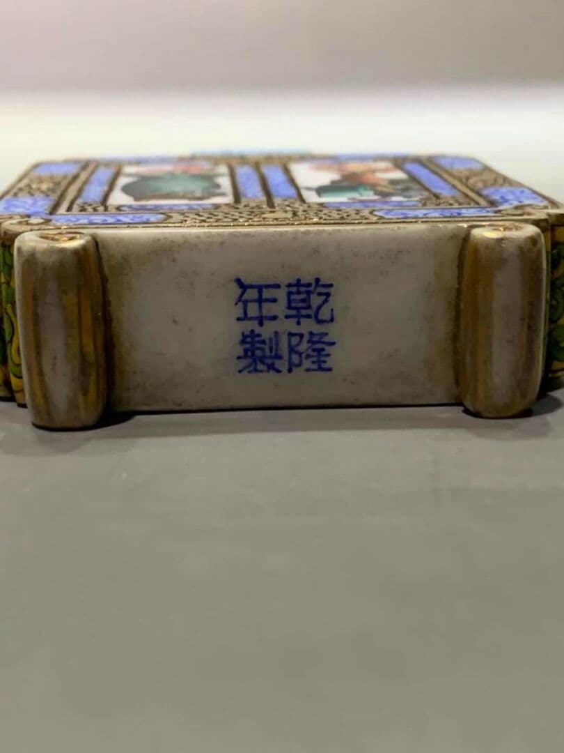 中国料器 清時代 大清乾隆年製 鼻烟壺 大清乾隆年制款 中国古玩 陶瓷器 陶磁器