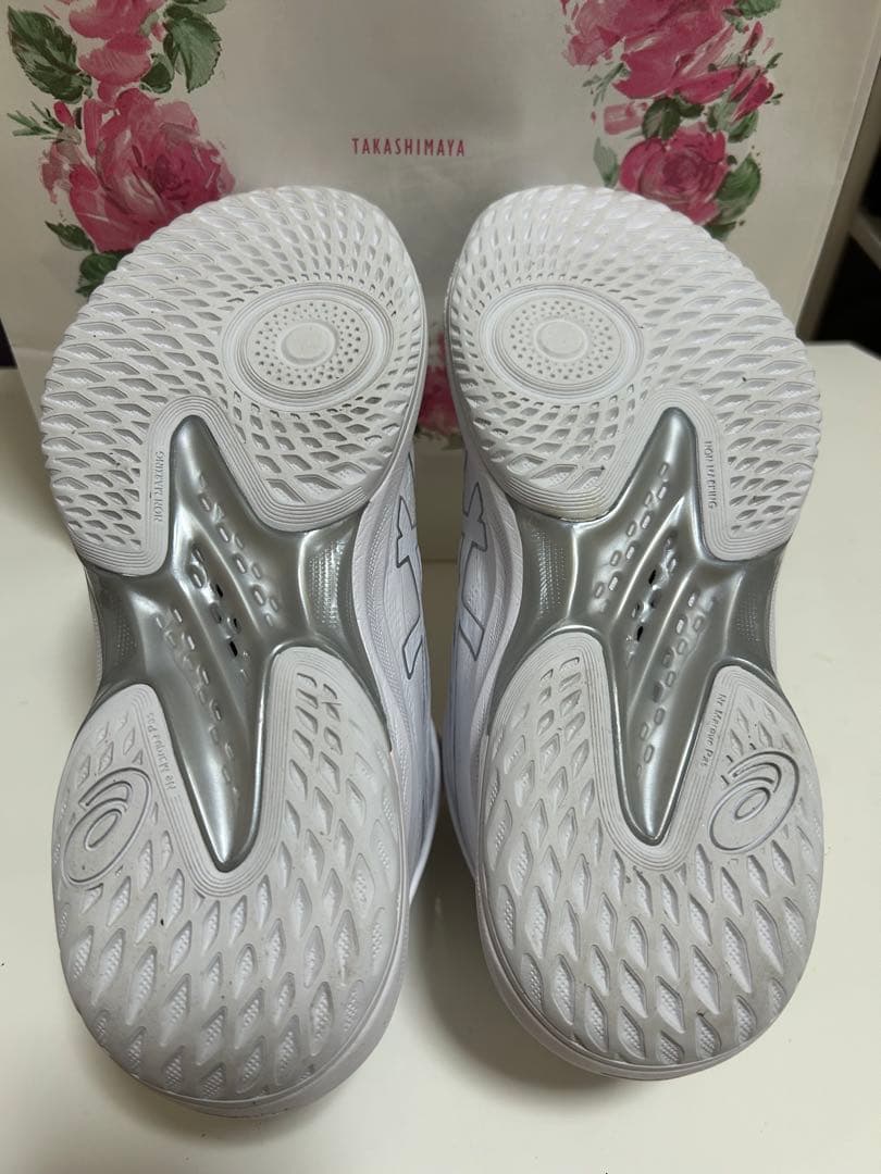 アシックス　GELHOOP V17 レディース23cm