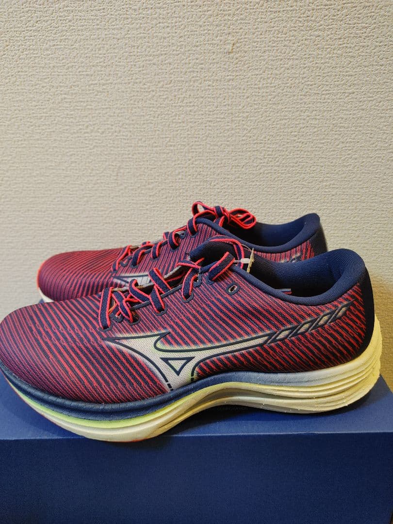 ミズノ ウエーブリベリオン ウィメンズ ランニング 女性用24.5センチ