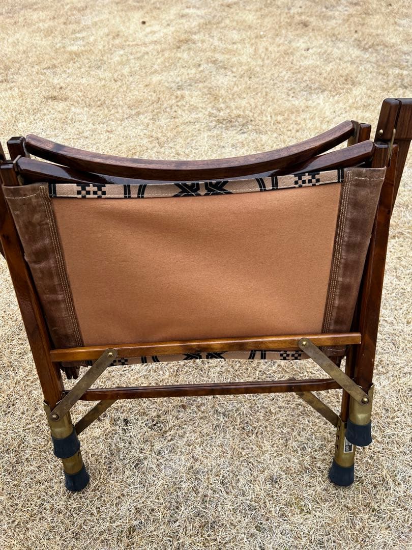 カーミットチェア　ウォルナット　ガラクダダークブラウン