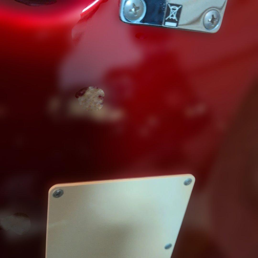 Squier Stratocaster　ジャンク傷あり。 エレキギター レッド