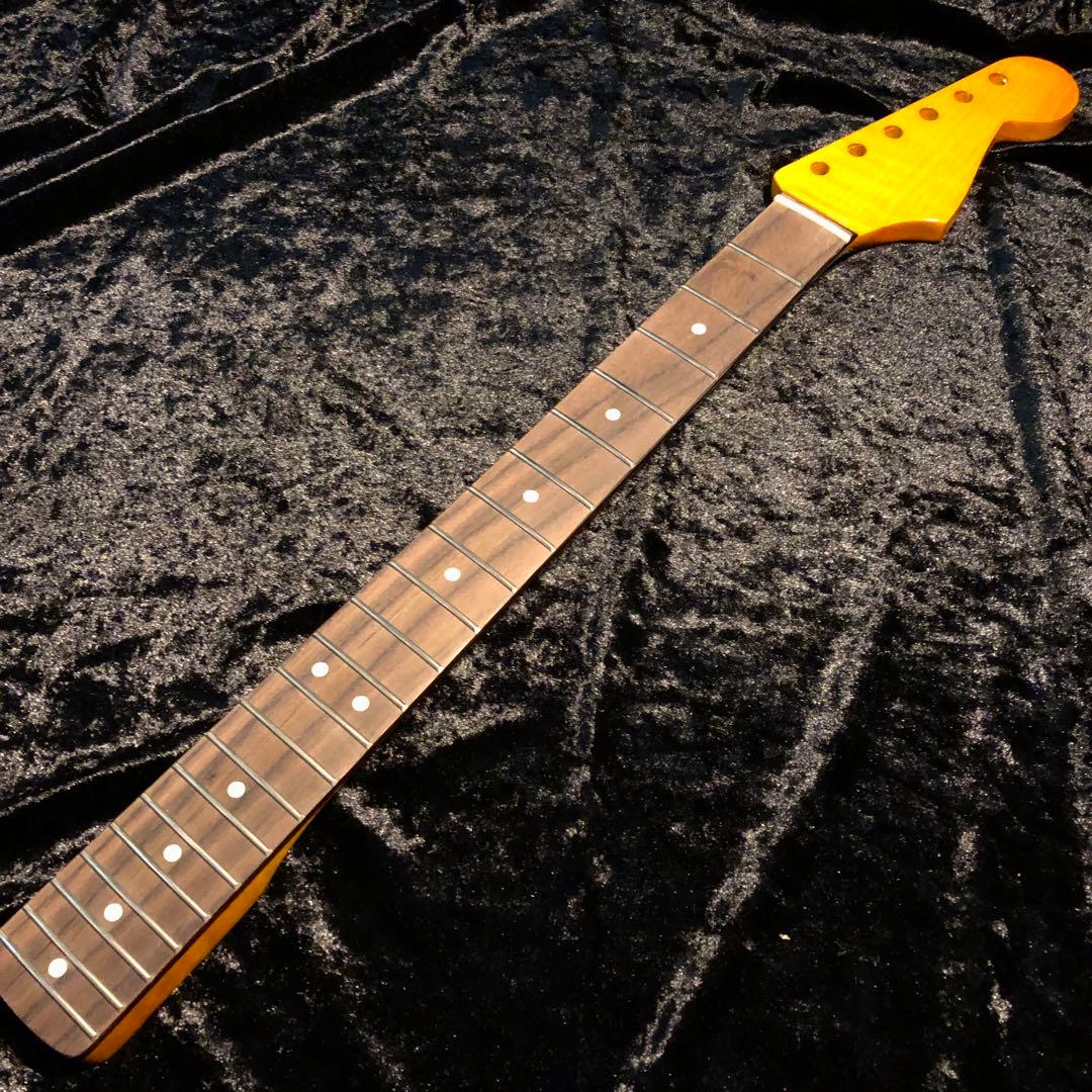 カナダ産フレイムメイプル　エレキギター ネック　ストラトキャスター ローズウッド