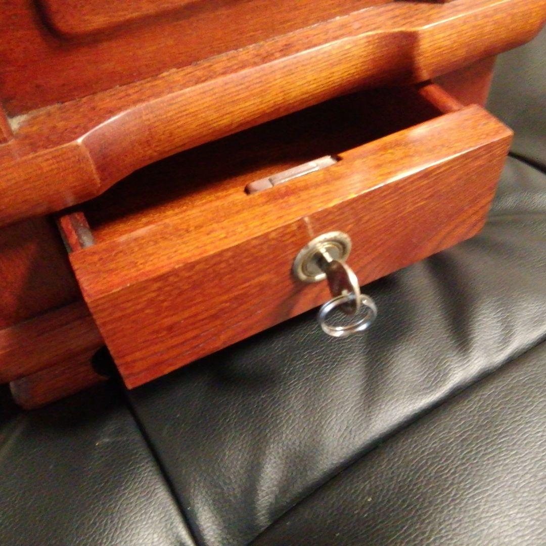 賽銭箱　欅(けやき)