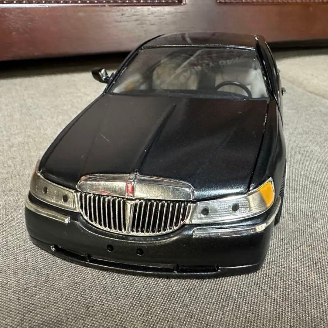1/18 リンカーン　タウンカー ミニカー ワイヤーホイールカスタム品