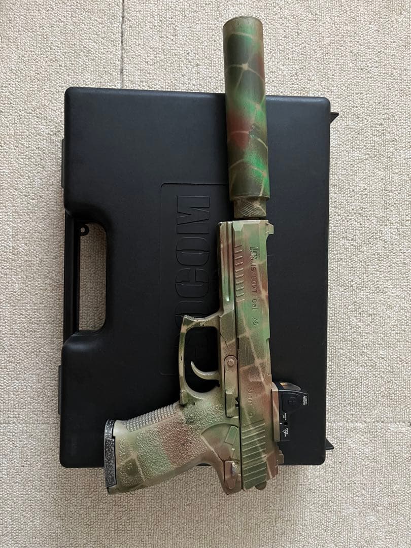 東京マルイ　SOCOM MK23 カスタム社外サプレッサー付き