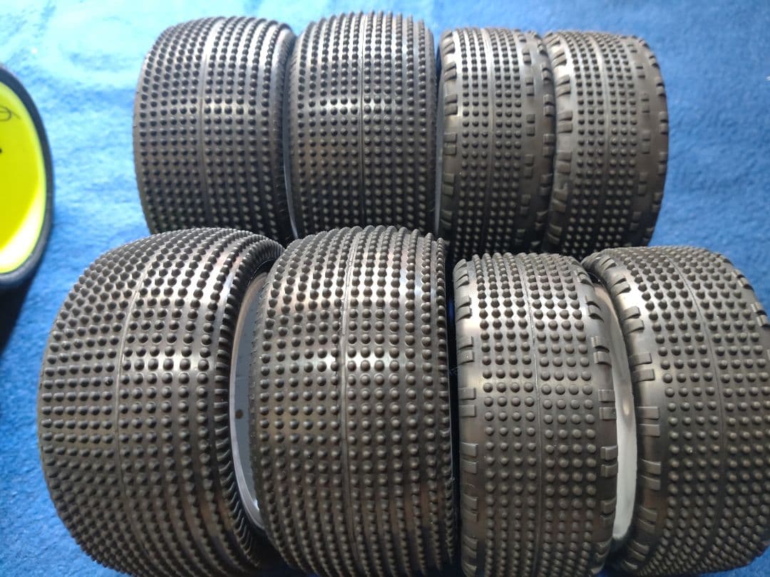 ラジコンバギー用2WD用カーペットタイヤ