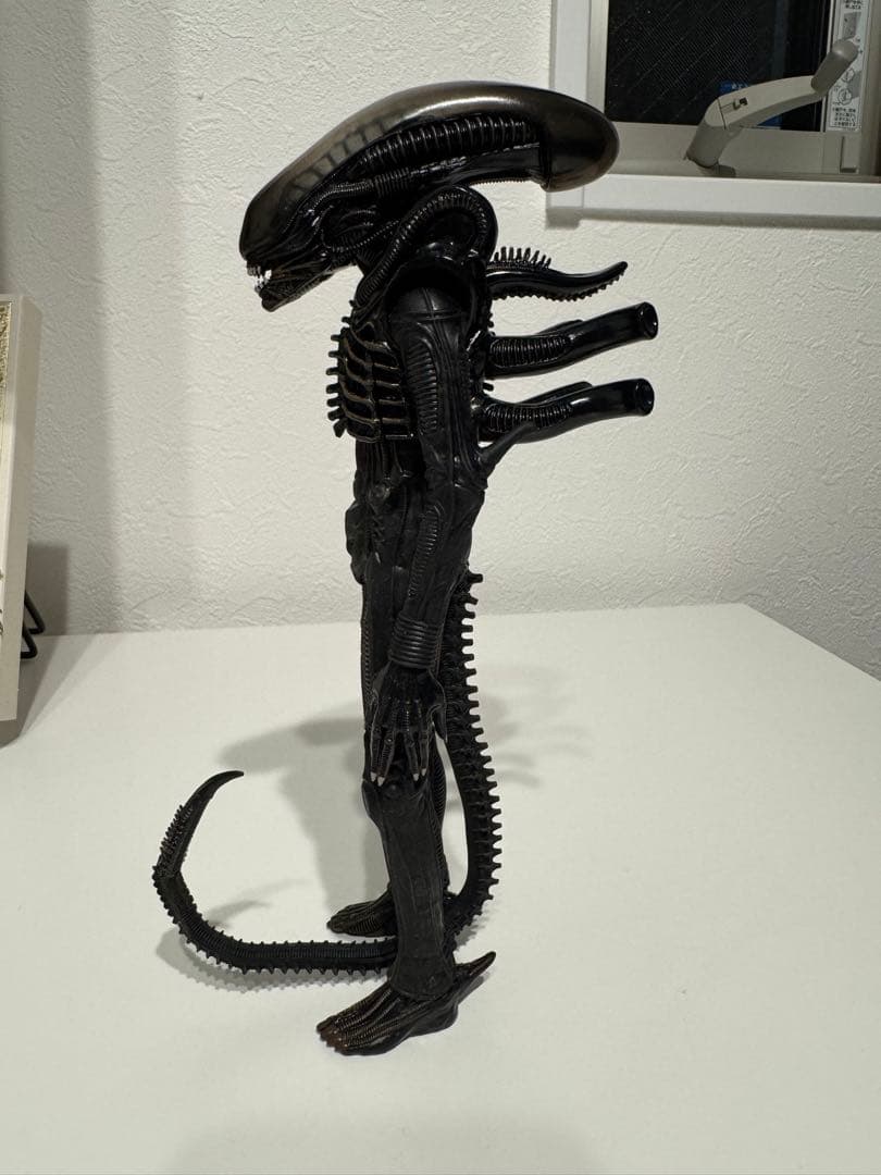 メズコ　mezco エイリアン