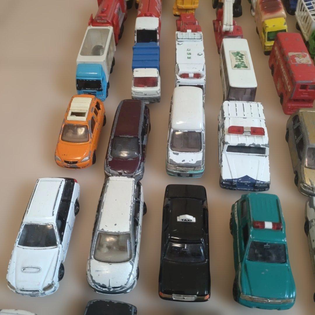 トミカ まとめ売り（トミカ１１１台＋バイク３台＋他メーカ－３台）ジャンク品