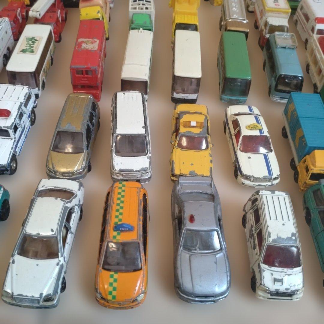 トミカ まとめ売り（トミカ１１１台＋バイク３台＋他メーカ－３台）ジャンク品