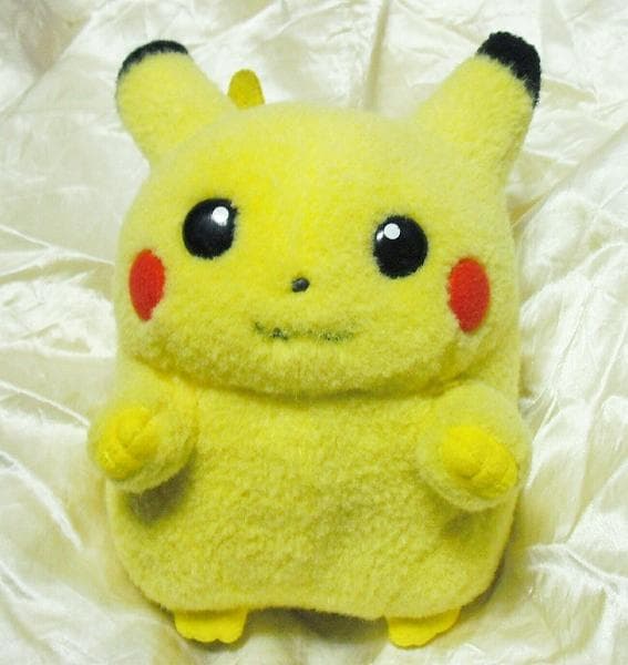 (●゜ω゜●) ピカチュウ ぬいぐるみ 初期ピカ トミー おなかを押すとなくヨ!