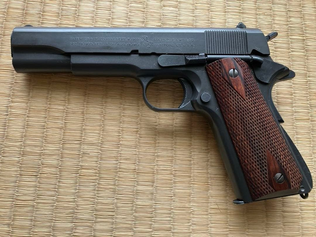 東京マルイm1911 リアルウッドグリップ　予備マグ5本付き