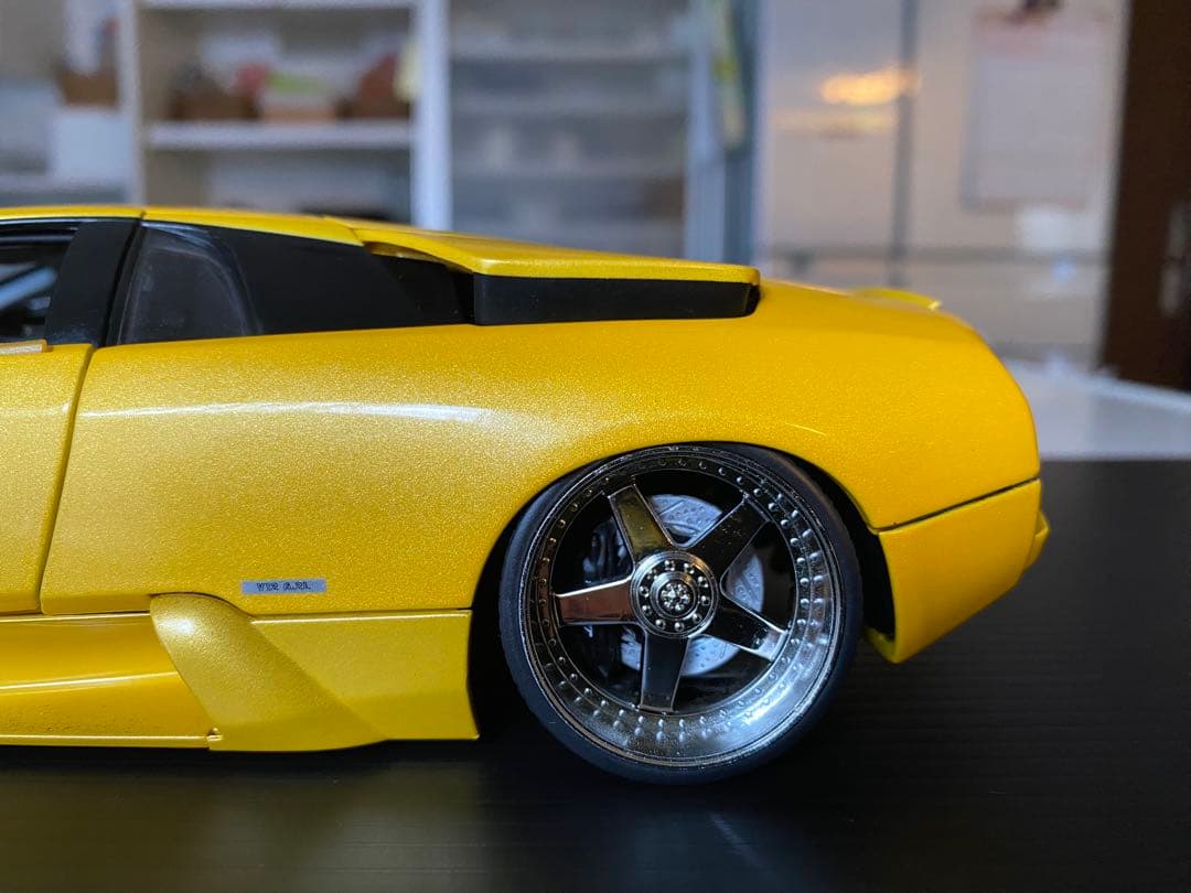 ランボルギーニ　ムルシエラゴ 　　　ローダウンカスタム　1/18