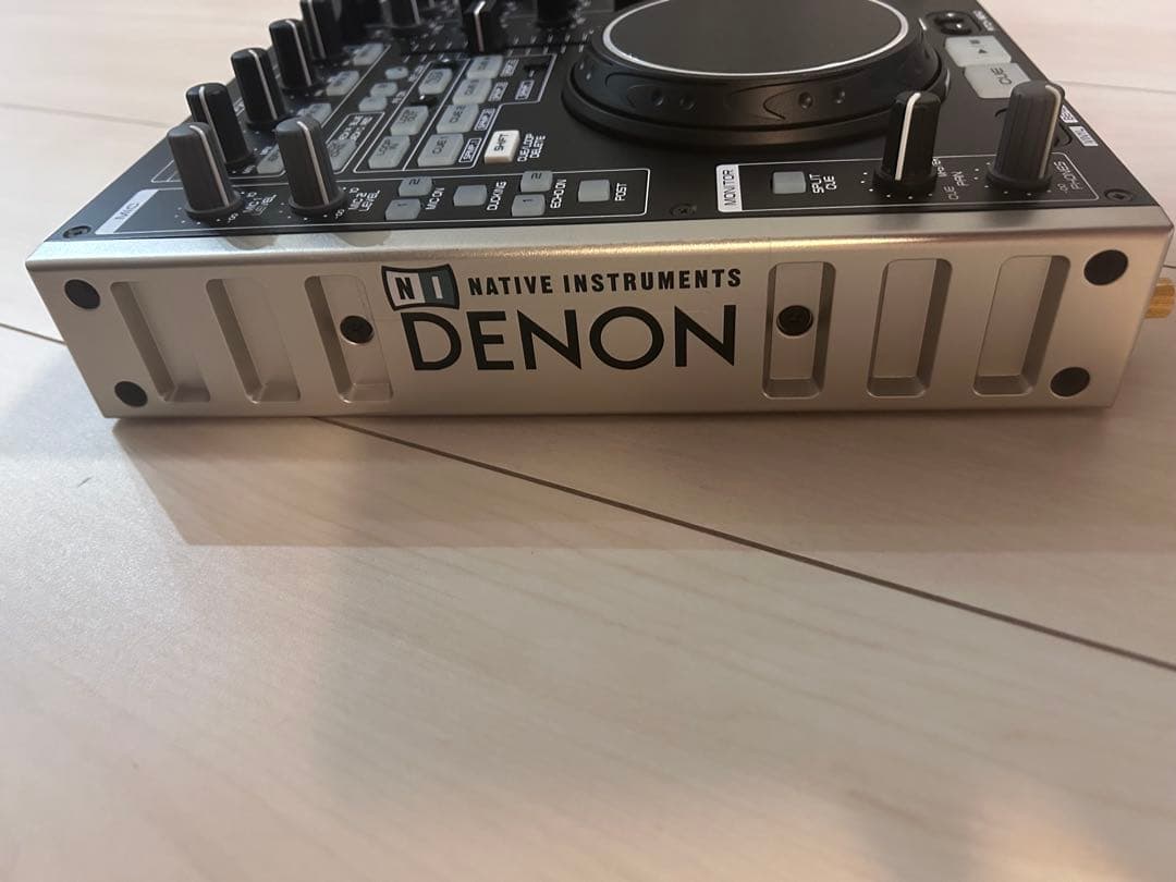 DENON DN-MC6000 PCDJコントローラー