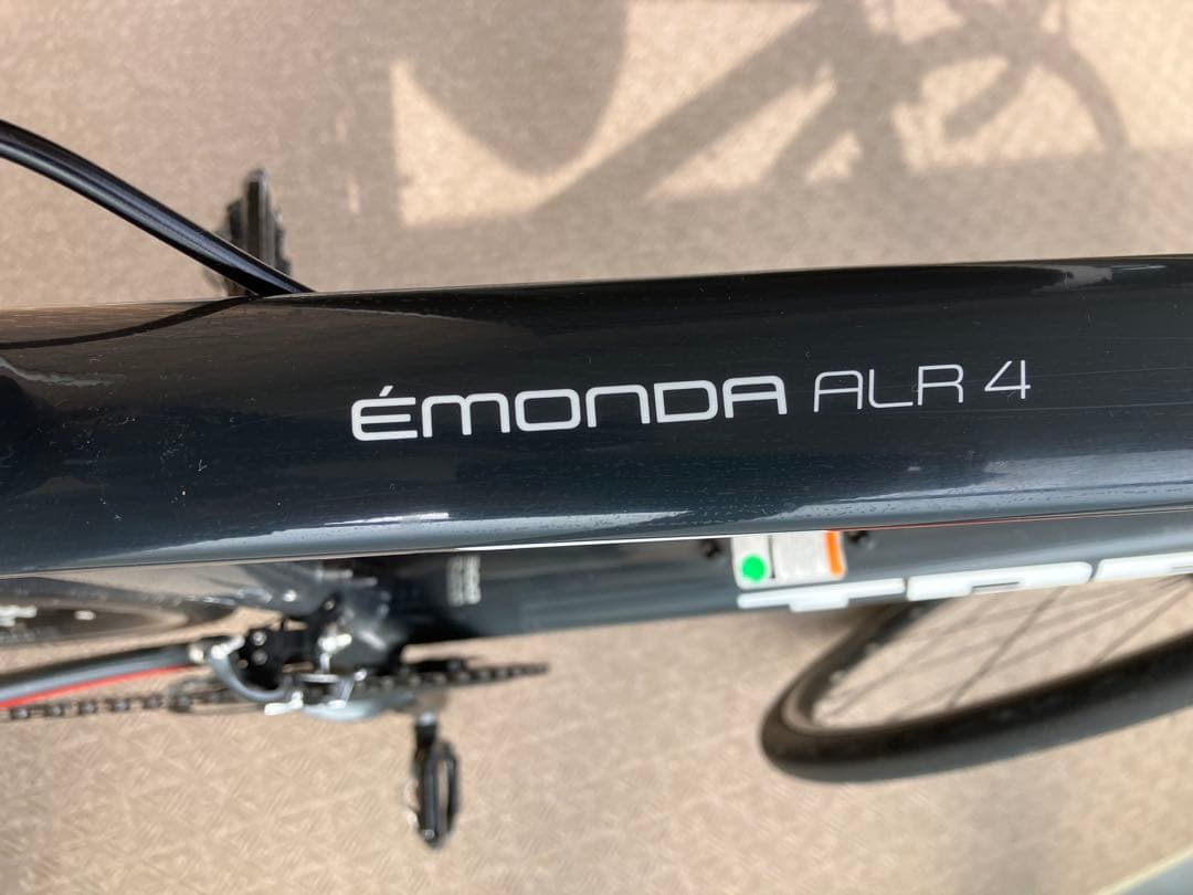 トレックEMONDA ALR4